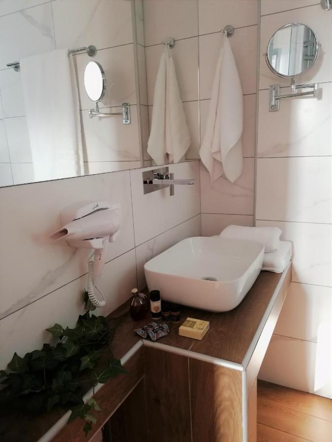 Garden Apartments เกราโมตี ภายนอก รูปภาพ